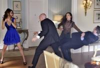 Nikita_maggie_q_lyndsy_fighting_200x400