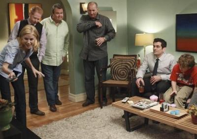 Modern_family_kids_go_bad_400x400