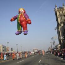 Americas_thanksgiving_day_parade_241x208