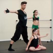 Dance_moms_miami_241x208