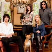 Gene_simmons_family_jewels_2_241x208