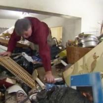 Hoarding_buried_alive_ten_biggest_hoards_241x208