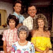 Mamas_family_241x208