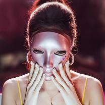 Mask_girl_241x208