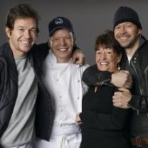 Wahlburgers_241x208